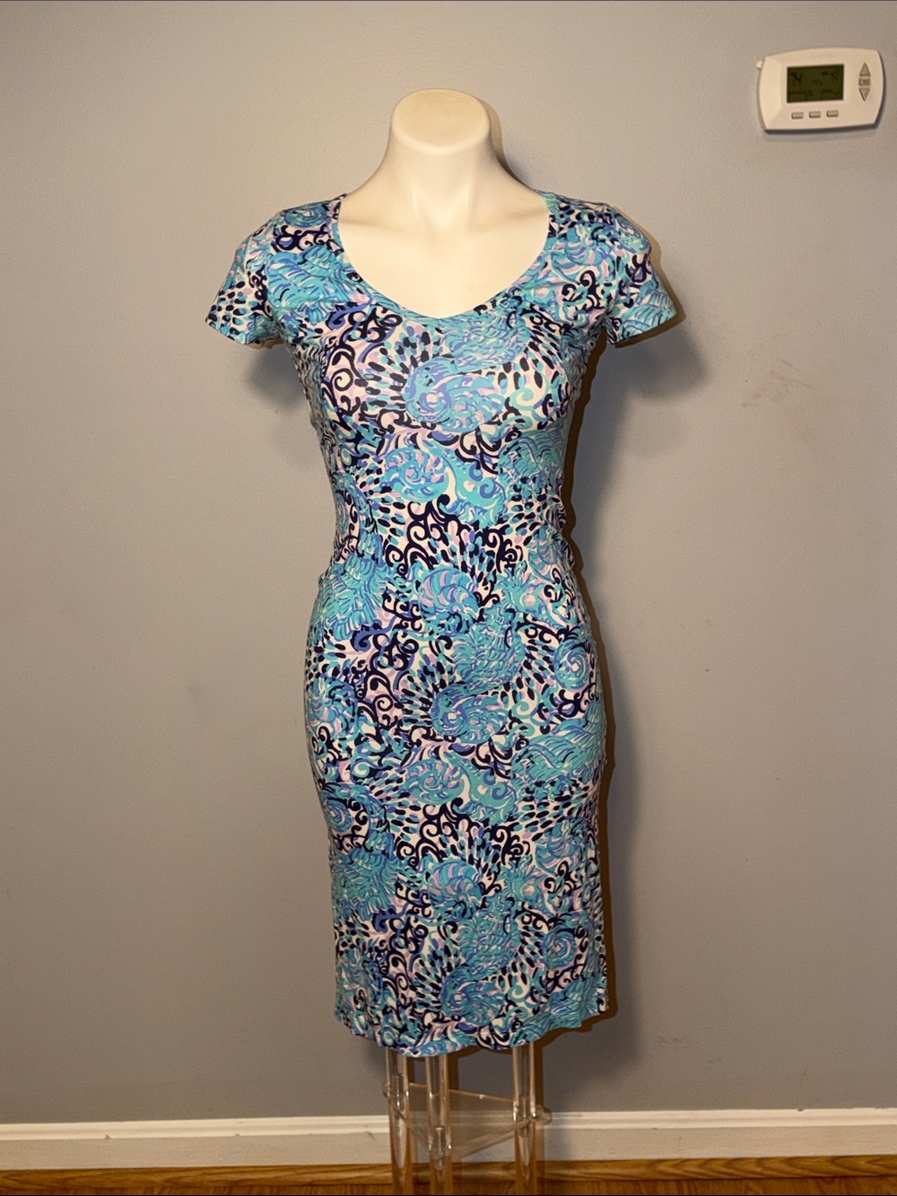 Lilly Pulitzer ladies Malin Midi Bodycon Dress in Aqua Spritz. XXS